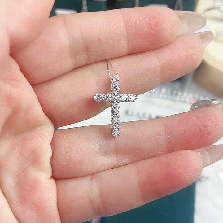 实验室培育钻石铂Pt950镶嵌小号十字架