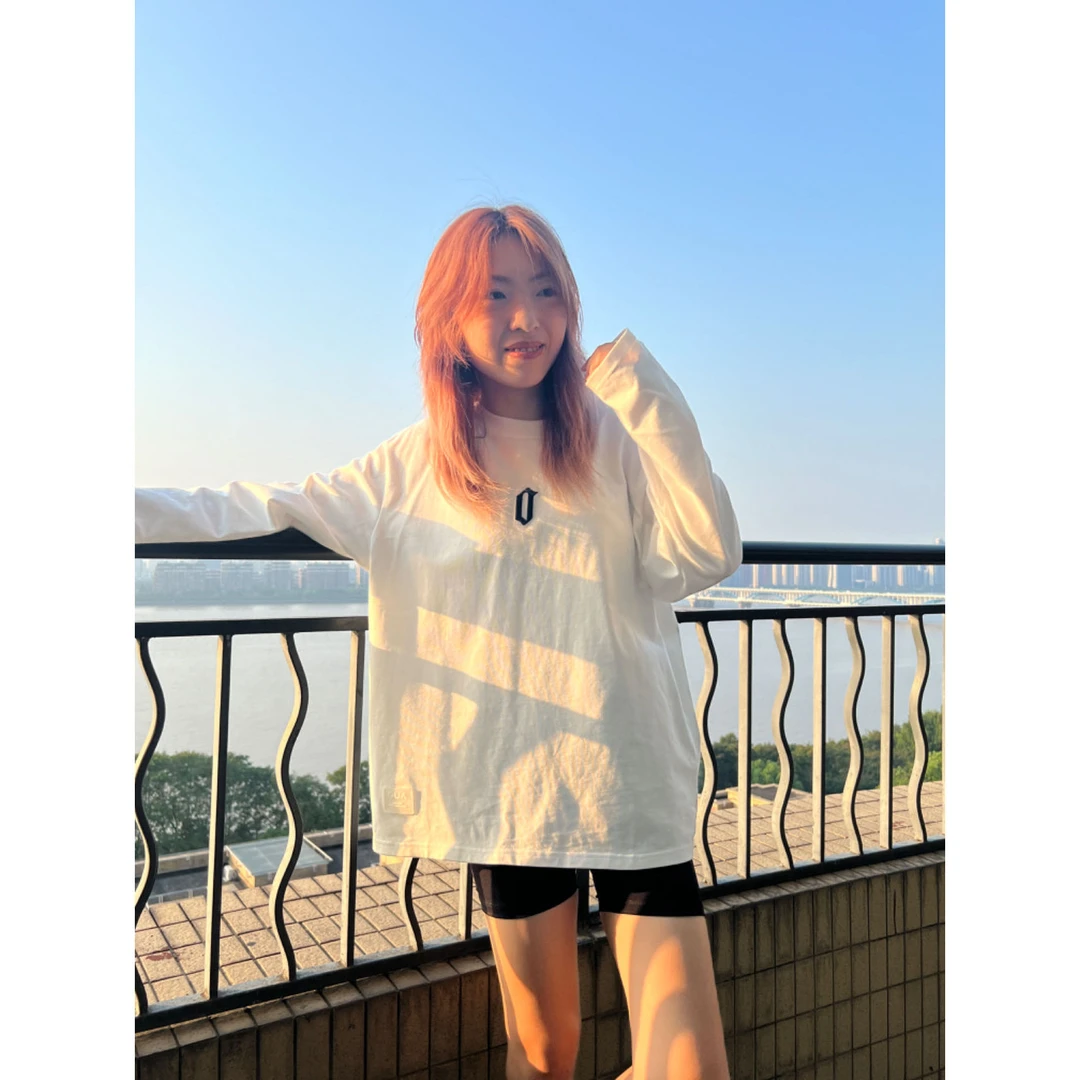 韩国QUA 全棉水洗刺绣宽松休闲圆领长袖T恤打底衫运动舒适时尚