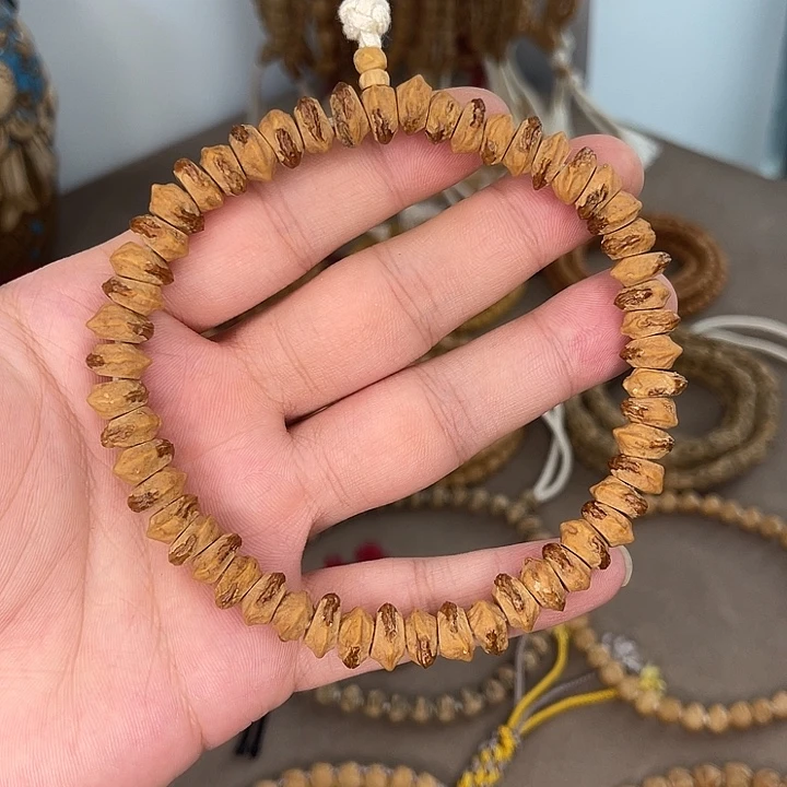 柏香籽/百香籽吊坠苍狼红芽红油皮