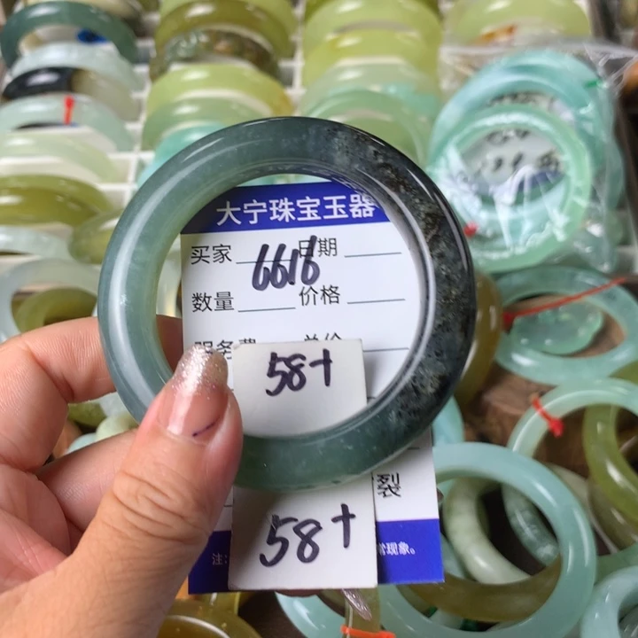 蛇纹石玉未镶嵌手镯6616
