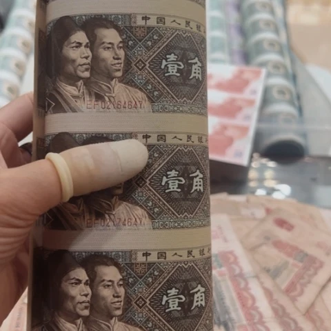 刚***塑料在干嘛我想和他说会话