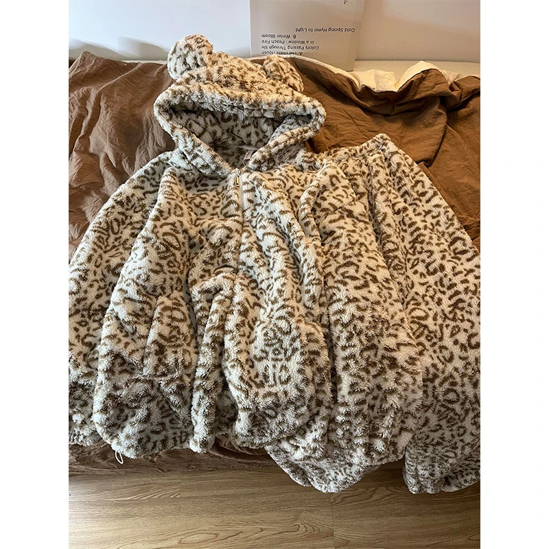 韩版小熊豹纹珊瑚绒连帽睡衣女冬季开衫保暖加厚可外穿家居服套装