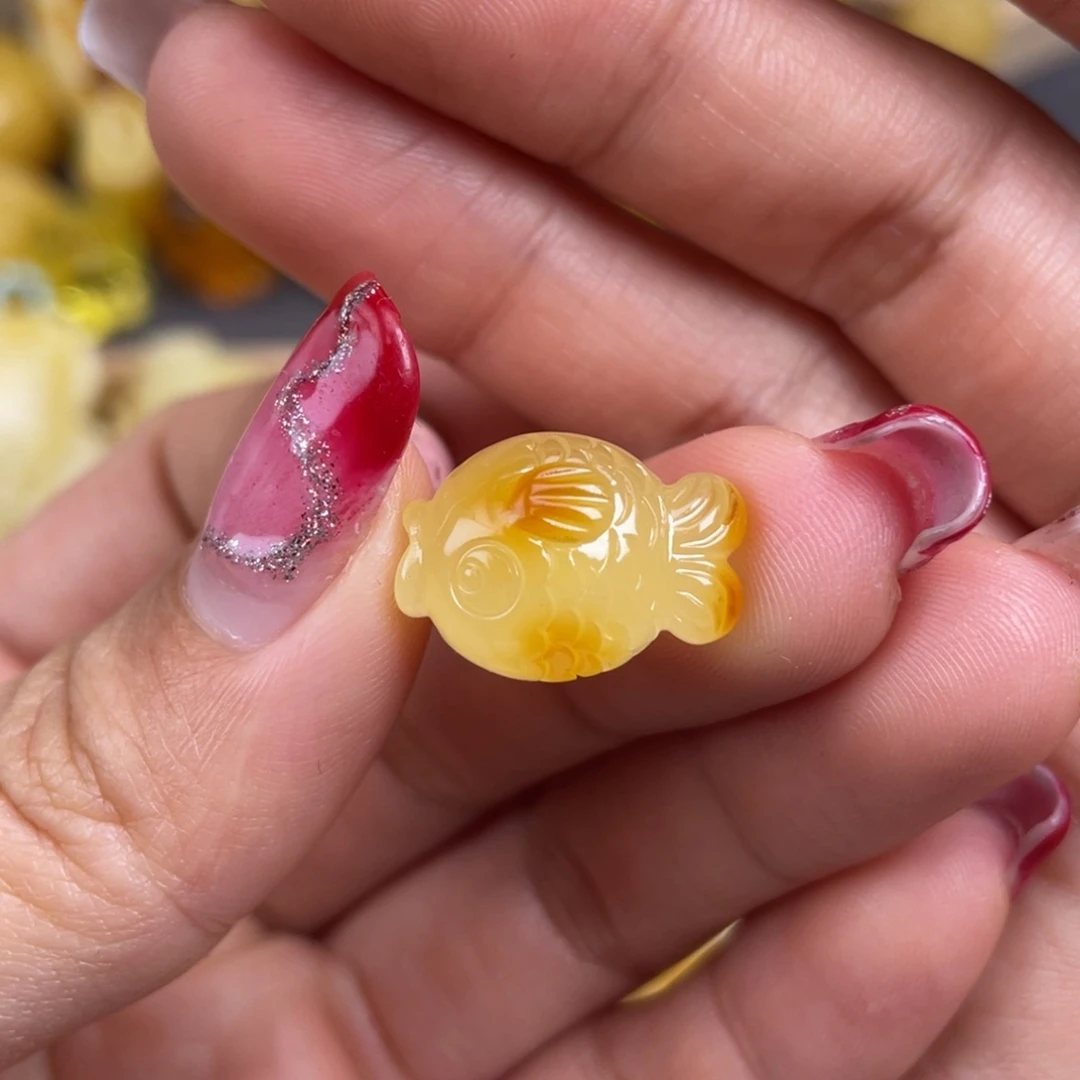 琥珀裸石未镶嵌蜜蜡