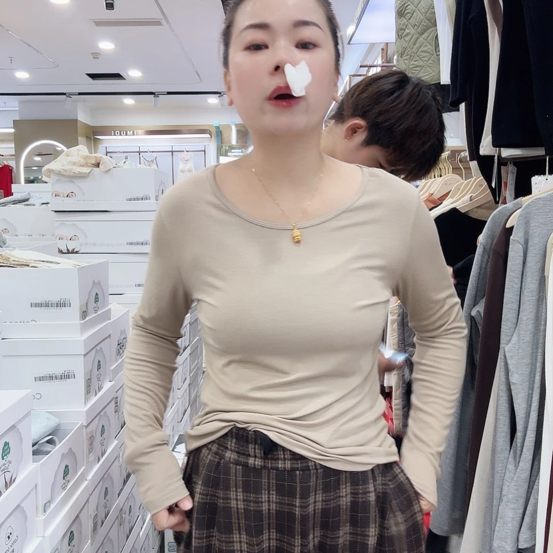 棉2591卡其打底衣一件