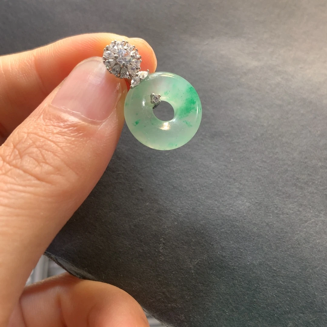 关***周石英质玉银S925镶嵌颈饰