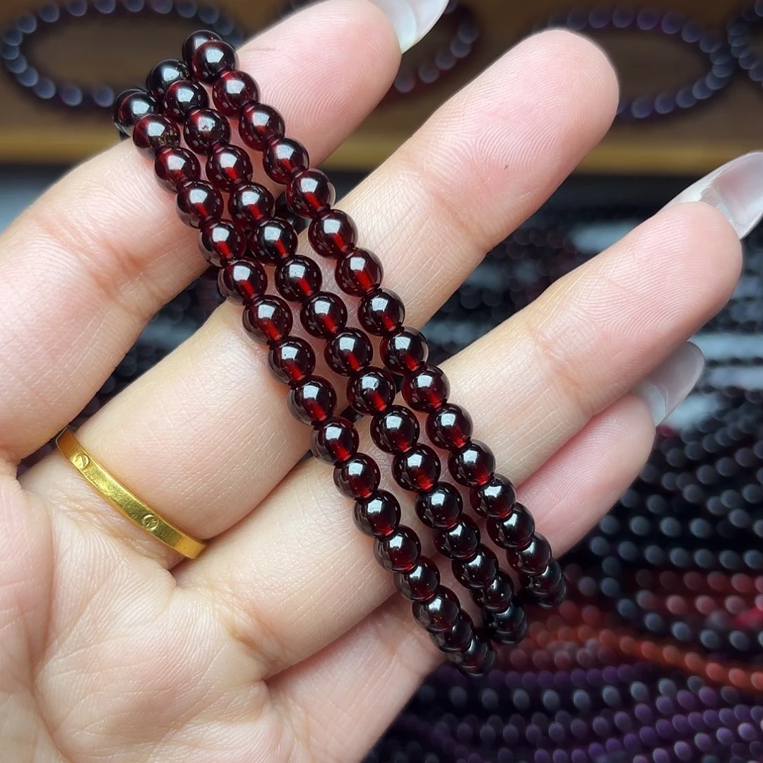 宋***彭手链石榴石未镶嵌卡5酒红三圈毕业级