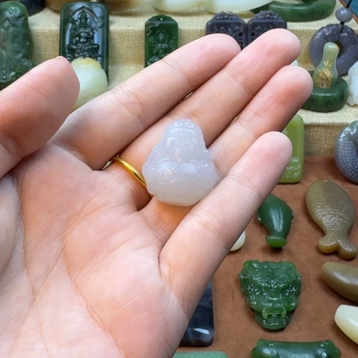 和田玉未镶嵌颈饰