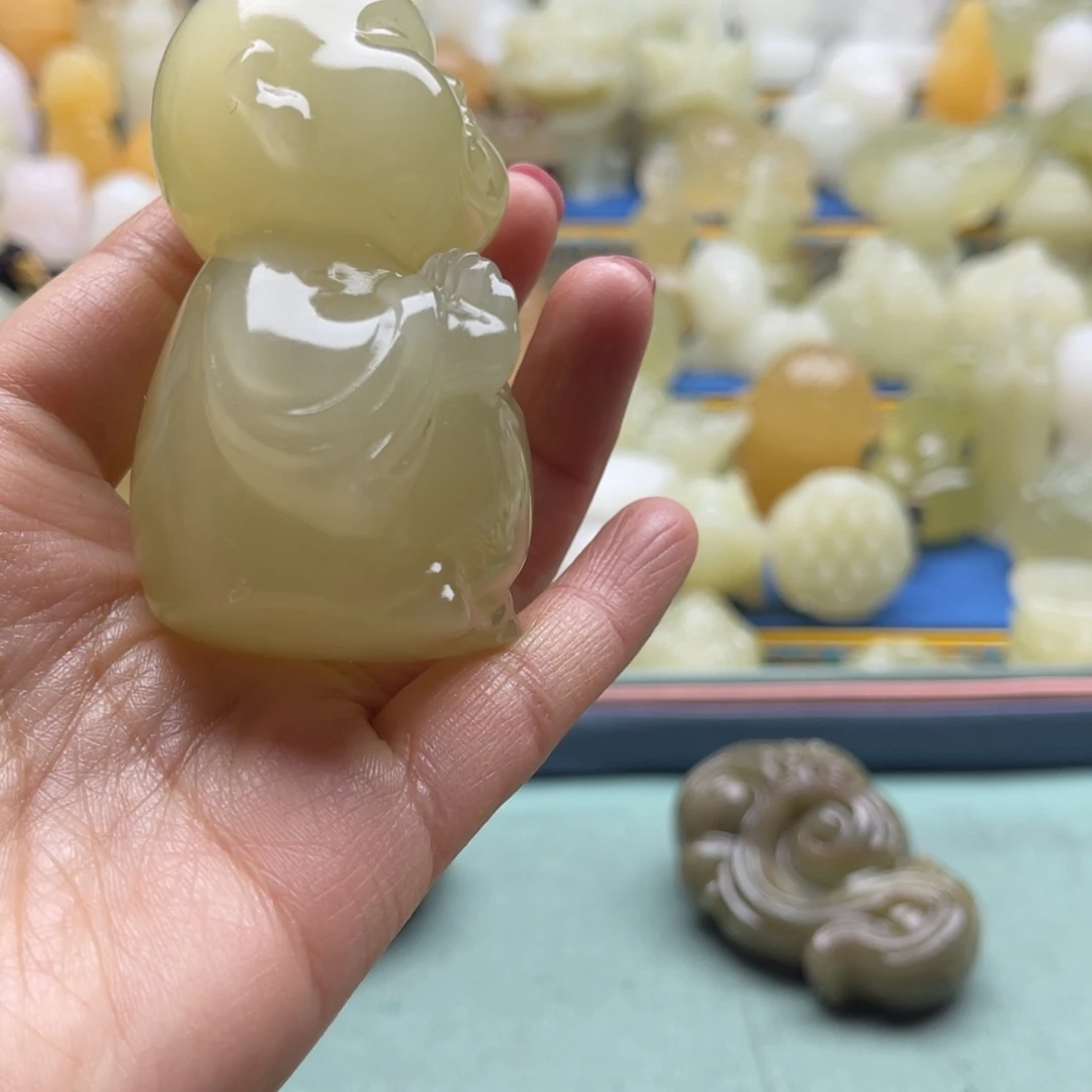 柠***急天然雕刻桌面小摆件