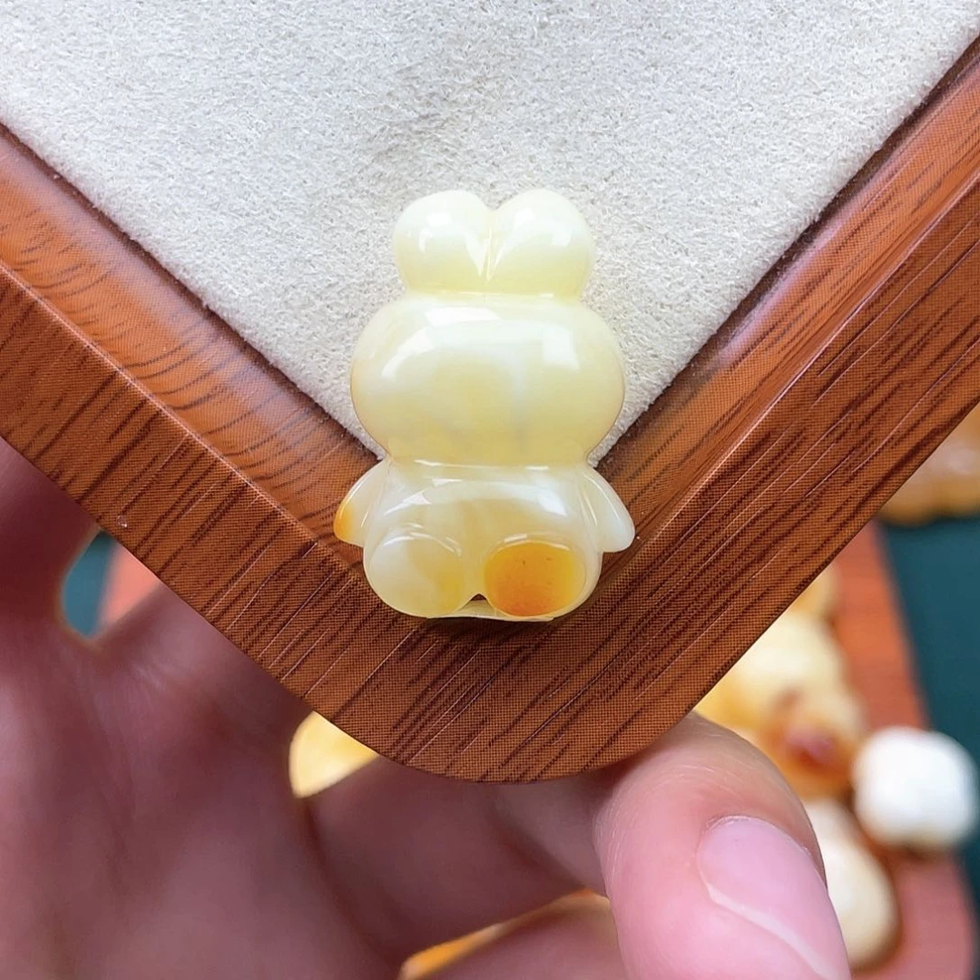 琥珀裸石未镶嵌蜜蜡