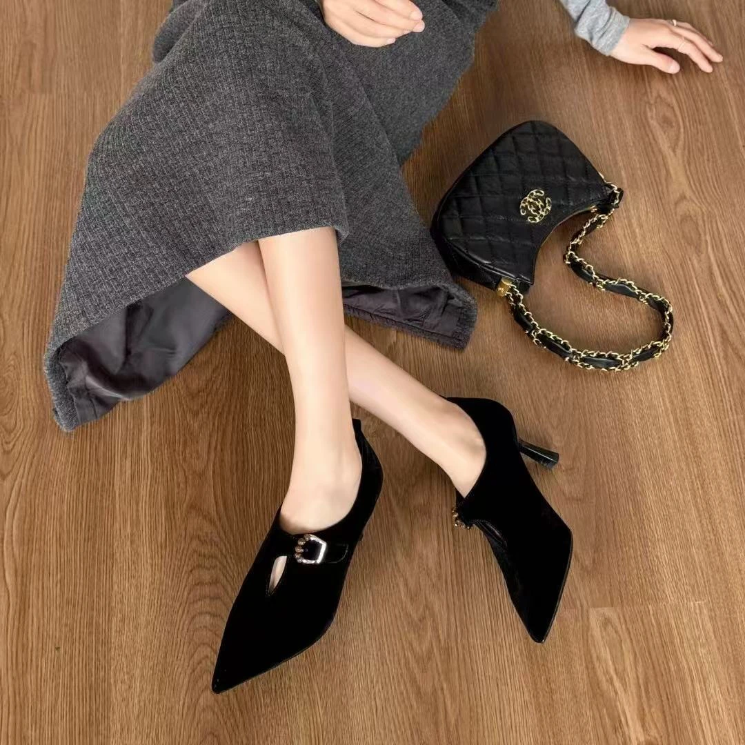 【小贝家】一代6cm深口细跟尖头单鞋高跟鞋金丝绒简约及踝靴短靴575