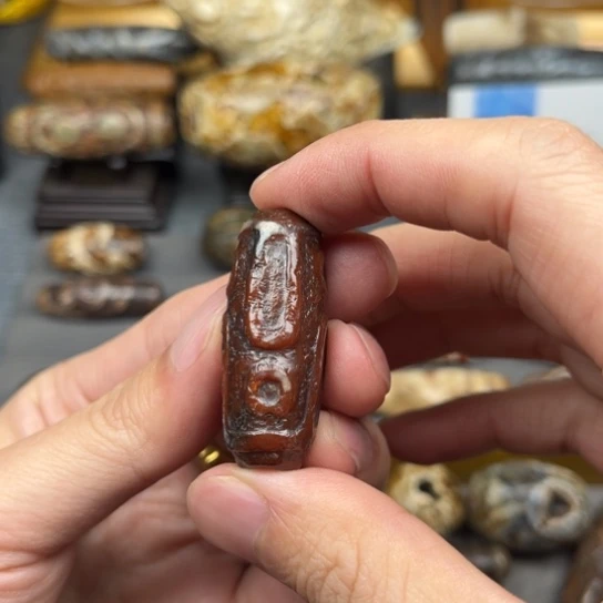 奈***生玛瑙/玉髓未镶嵌颈饰