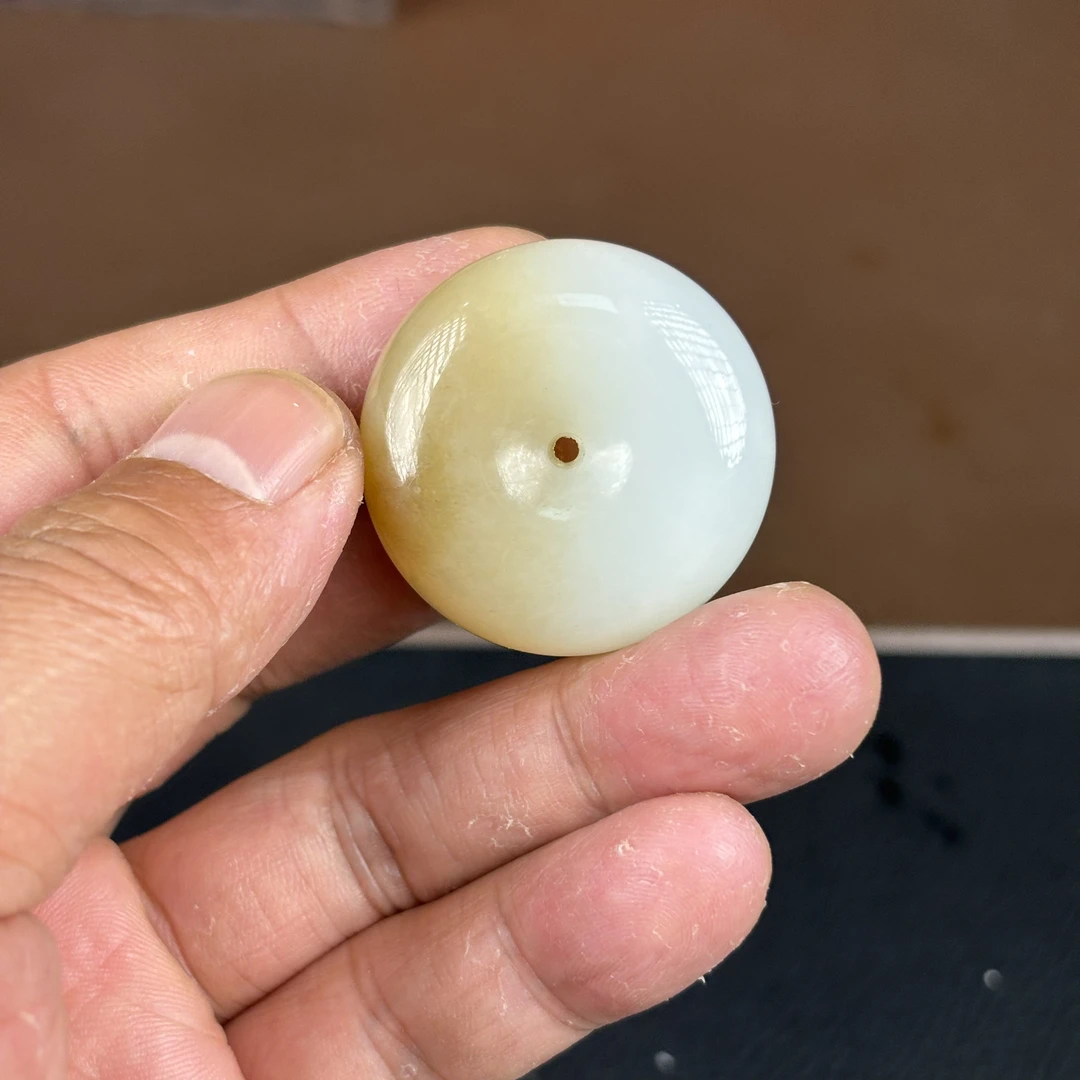 新疆和田玉黄糖胖平安扣结构均匀过眼糖白面包扣吊坠挂件