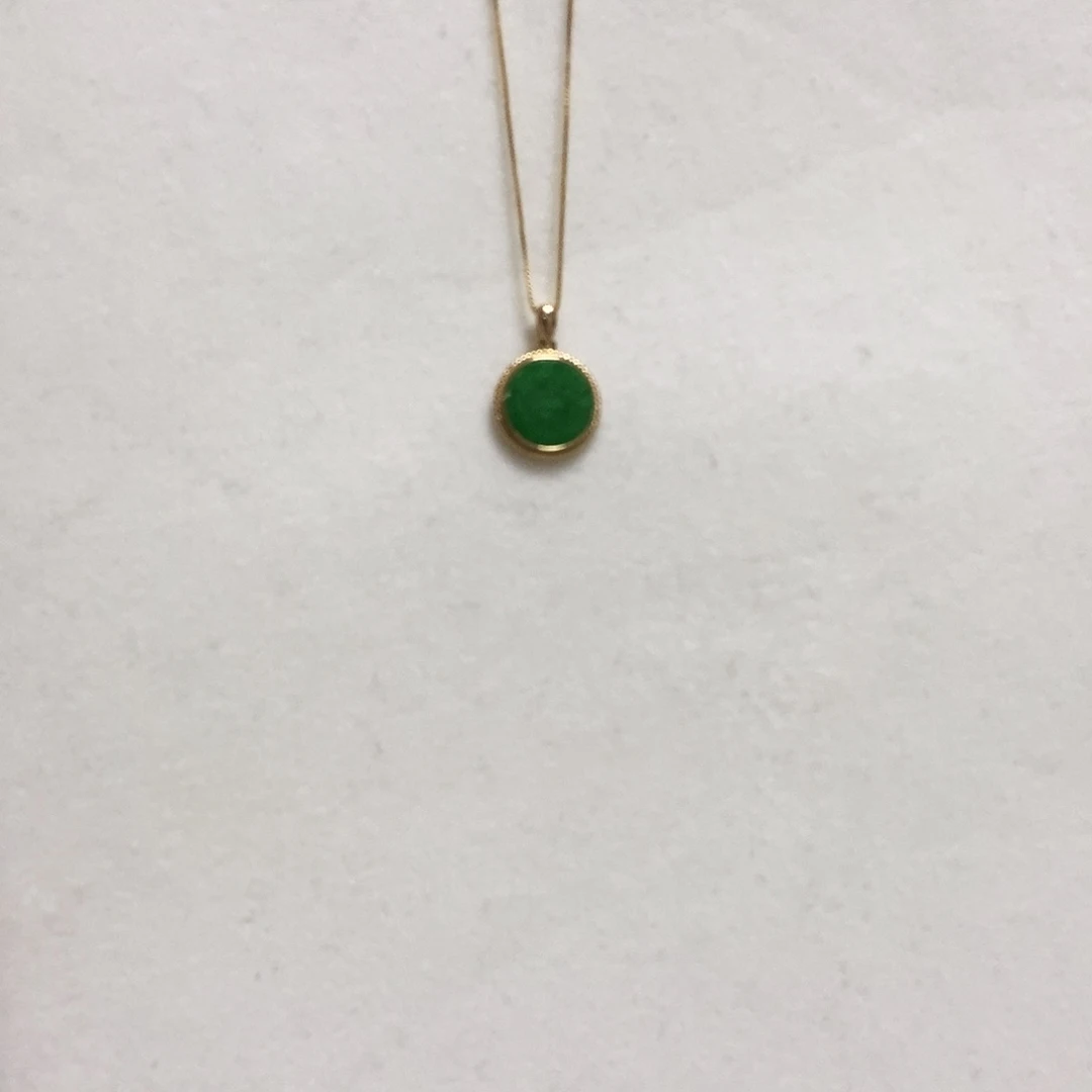 翡翠颈饰18K金镶嵌简单