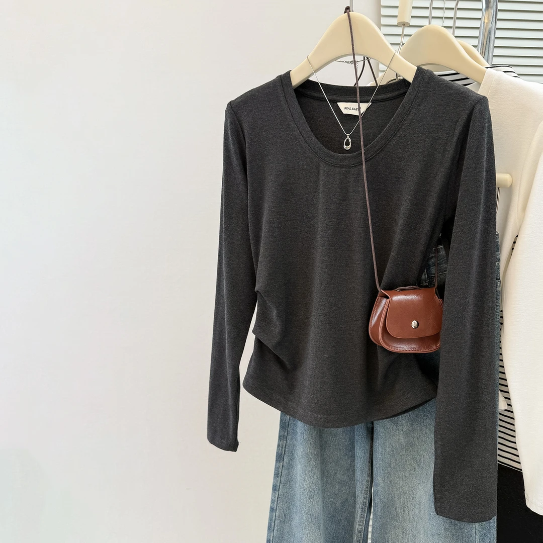 收腰圆弧下摆长袖T恤女秋冬新款修身打底衫内搭U领体恤纯色上衣