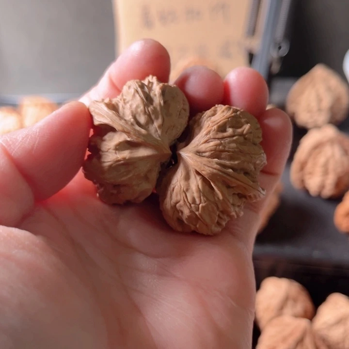 无***郁文玩核桃吊坠文玩