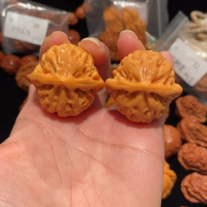 文玩核桃把件38.9宫灯