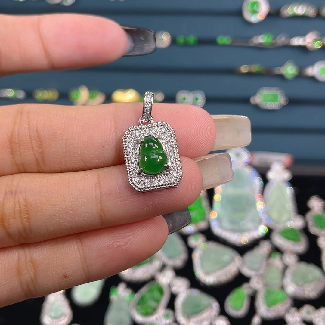 吊坠(不含链)未镶嵌翡翠