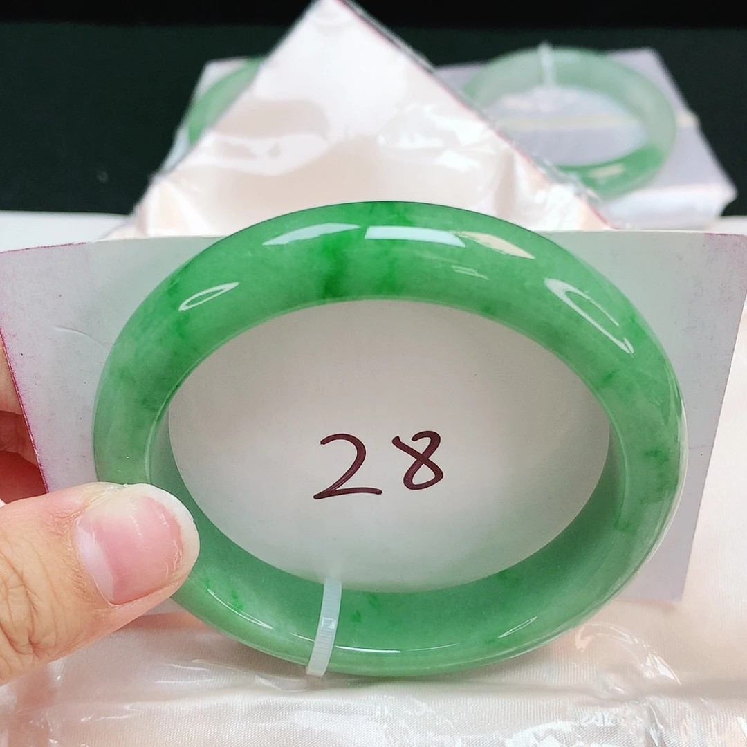 翡翠未镶嵌手镯正圈57.6