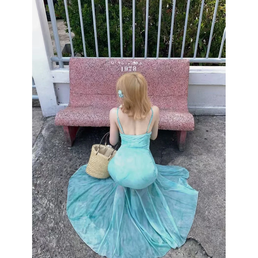 蕾丝拼接吊带连衣裙女夏季度假风修身鱼尾裙收腰网纱裙子包臀长裙