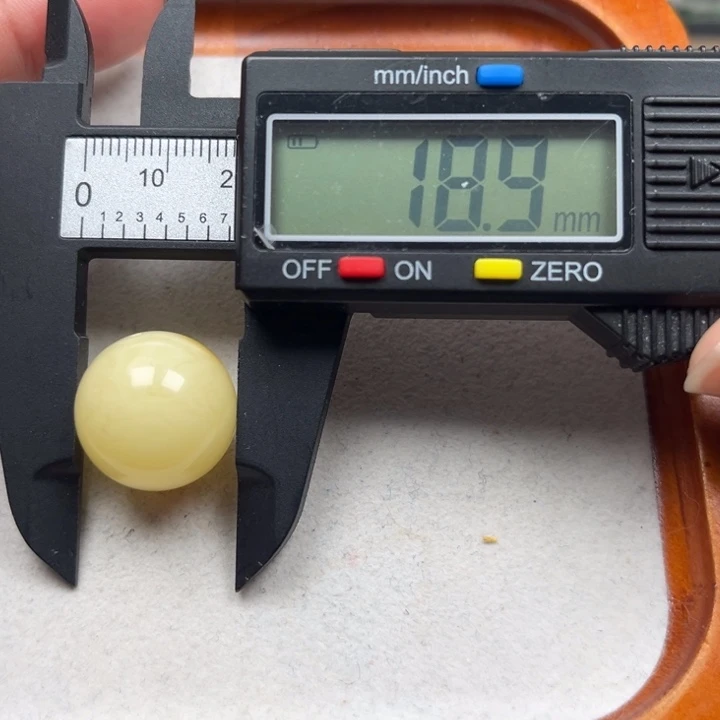 琥珀未镶嵌珠宝奇石M184号白蜡妖花