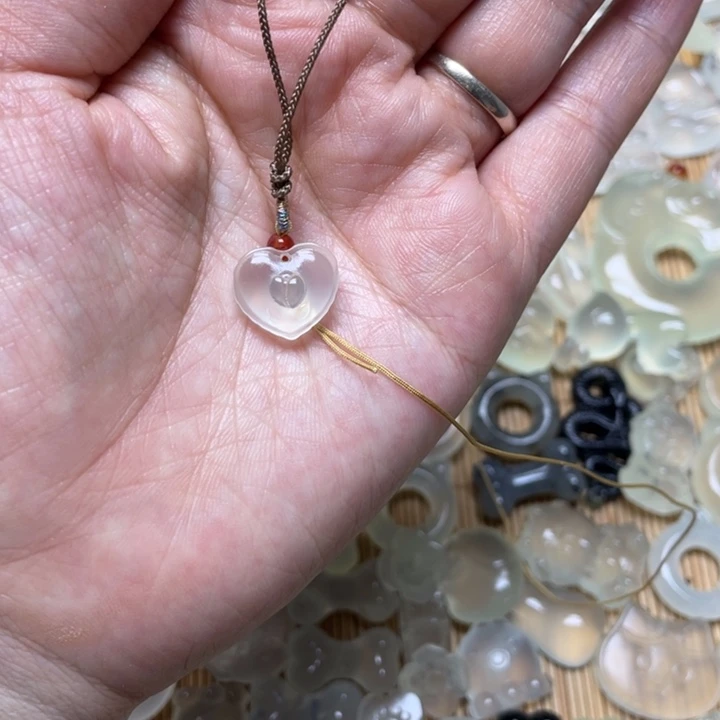 蛇纹石玉颈饰未镶嵌陈*.