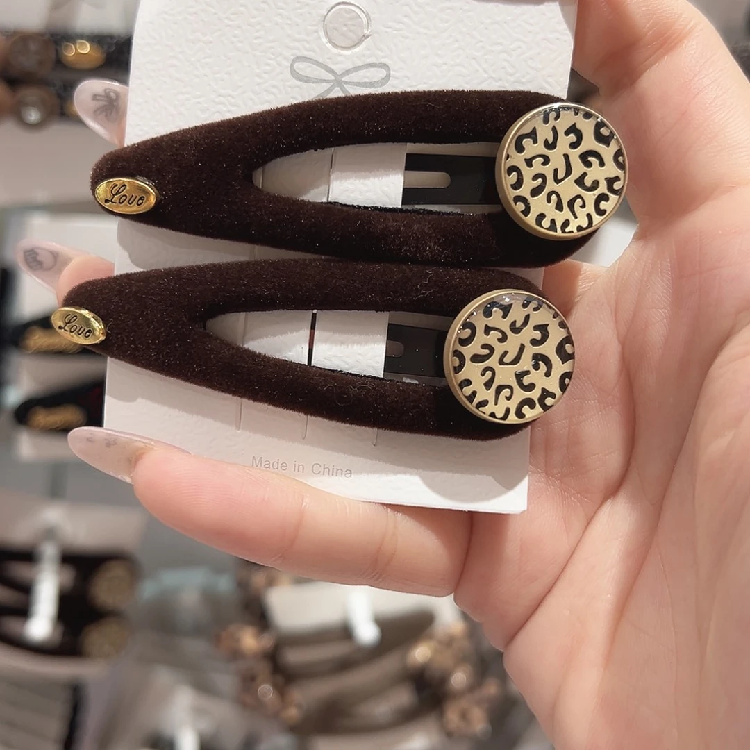 非金属仿珍珠豹纹圆盘咖色拜拜夹