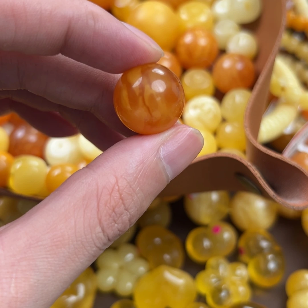 琥珀未镶嵌珠宝奇石