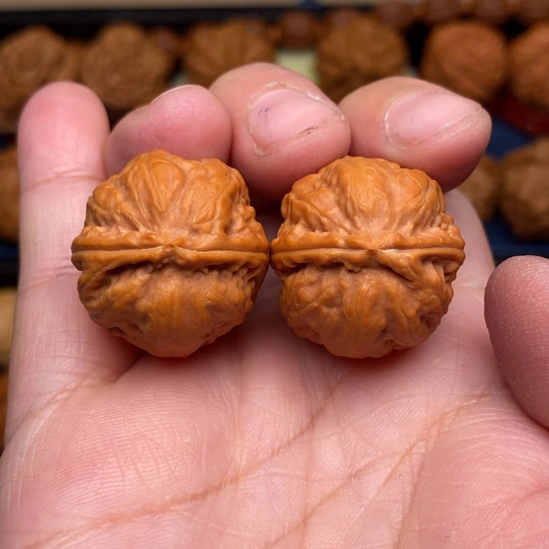 文玩核桃把件手捻粗筋八棱