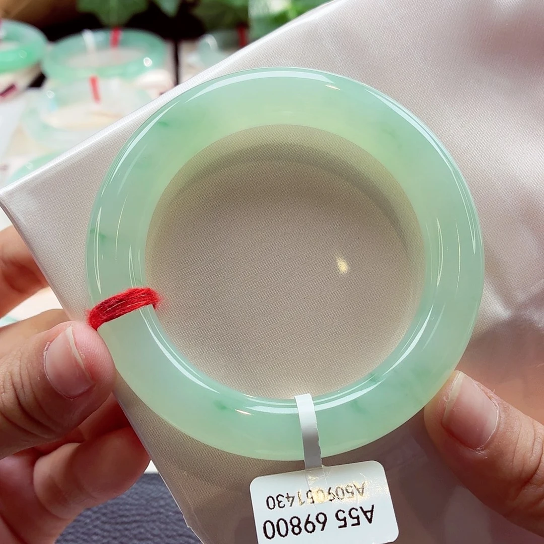 翡翠未镶嵌手镯（圆镯）冰胶芙蓉绿飘花68-38