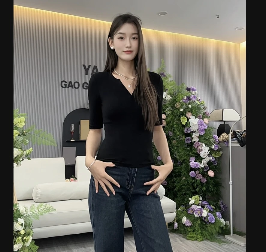 大妍定制~【自带气质】2658洋气V领正肩修身纯色中袖纯欲上衣短袖