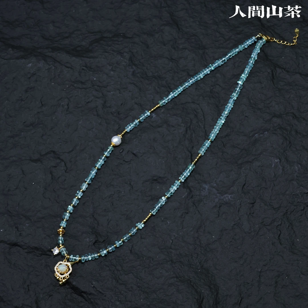 人间山茶 C24-2730 蓝磷灰项链