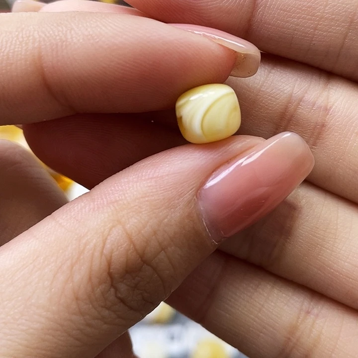 琥珀珠宝奇石未镶嵌老型尺寸8+mm瑕疵.福利款
