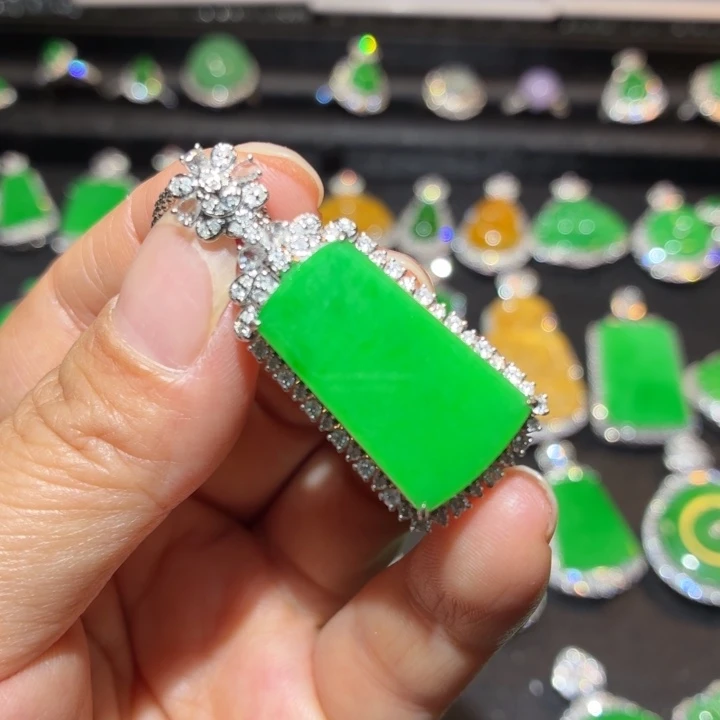 翡翠18K金镶嵌吊坠(不含链)翡翠