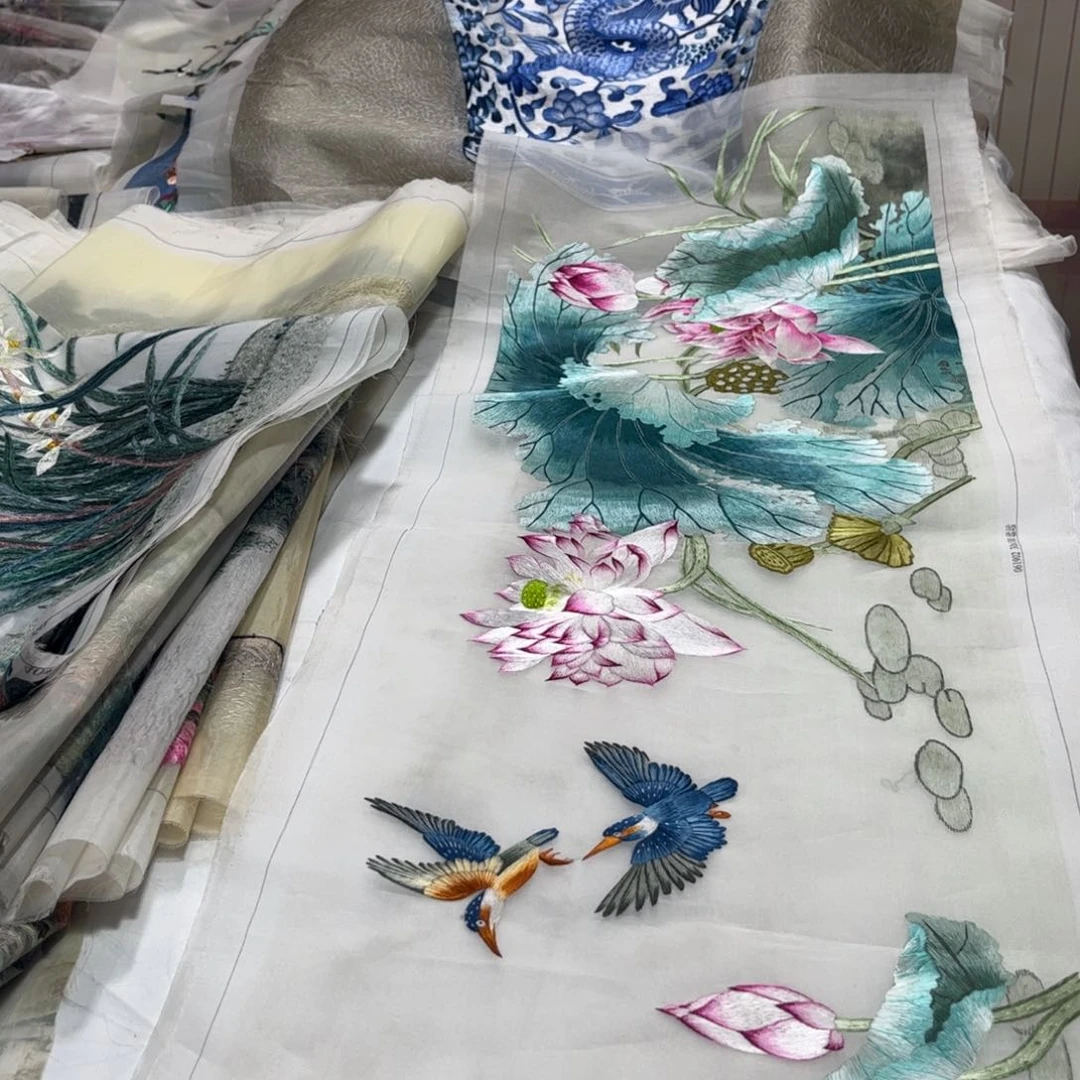织绣莲**水纯手工制作工艺苏绣