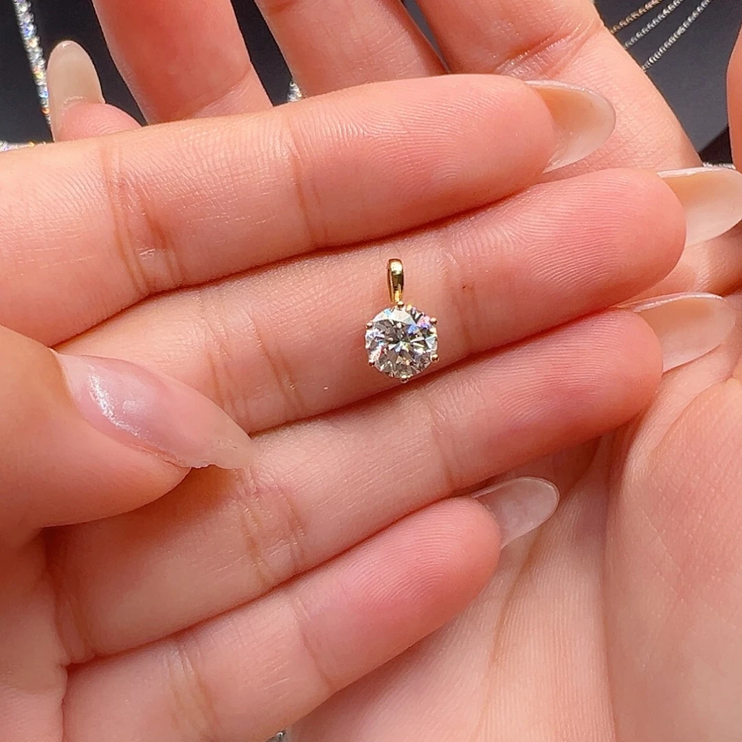 实验室培育钻石18K金镶嵌耳饰