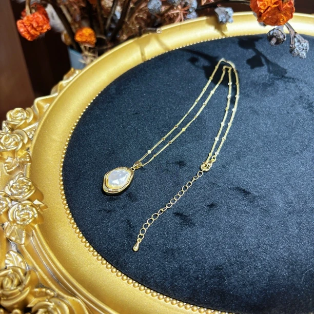 合金仿珍珠项链 法式设计贝珠女款轻奢百搭项链