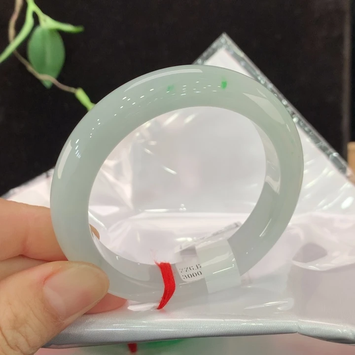 翡翠手镯未镶嵌111/0149