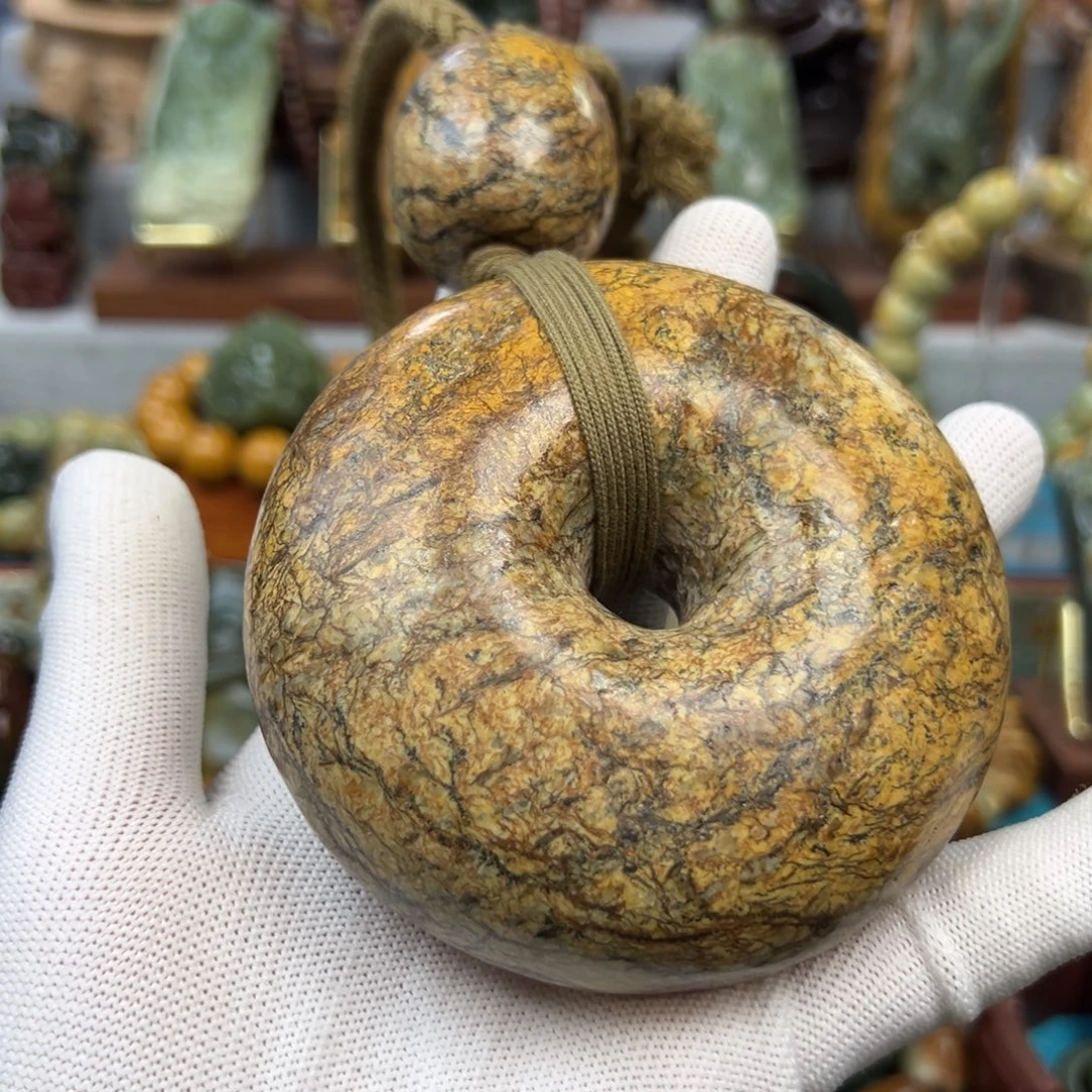 章***鱼岫岩河磨玉（透闪石质玉）未镶嵌把件