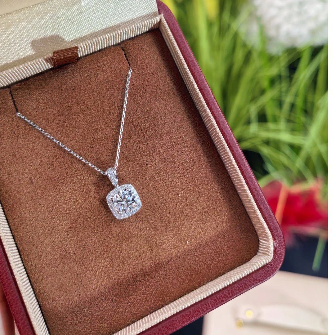 OLBV 实验室培育钻石太阳花项链轻奢围镶项链实验室培育铂金白金