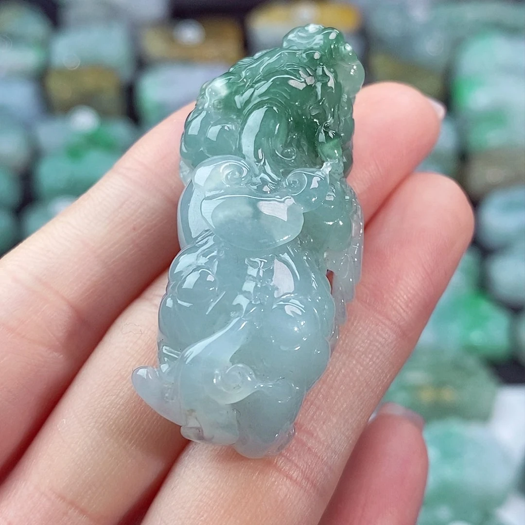 颈饰未镶嵌翡翠天然