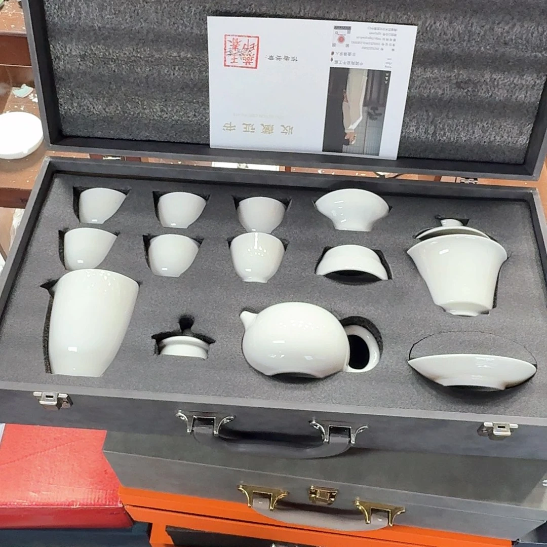 孤品茶具套装等。