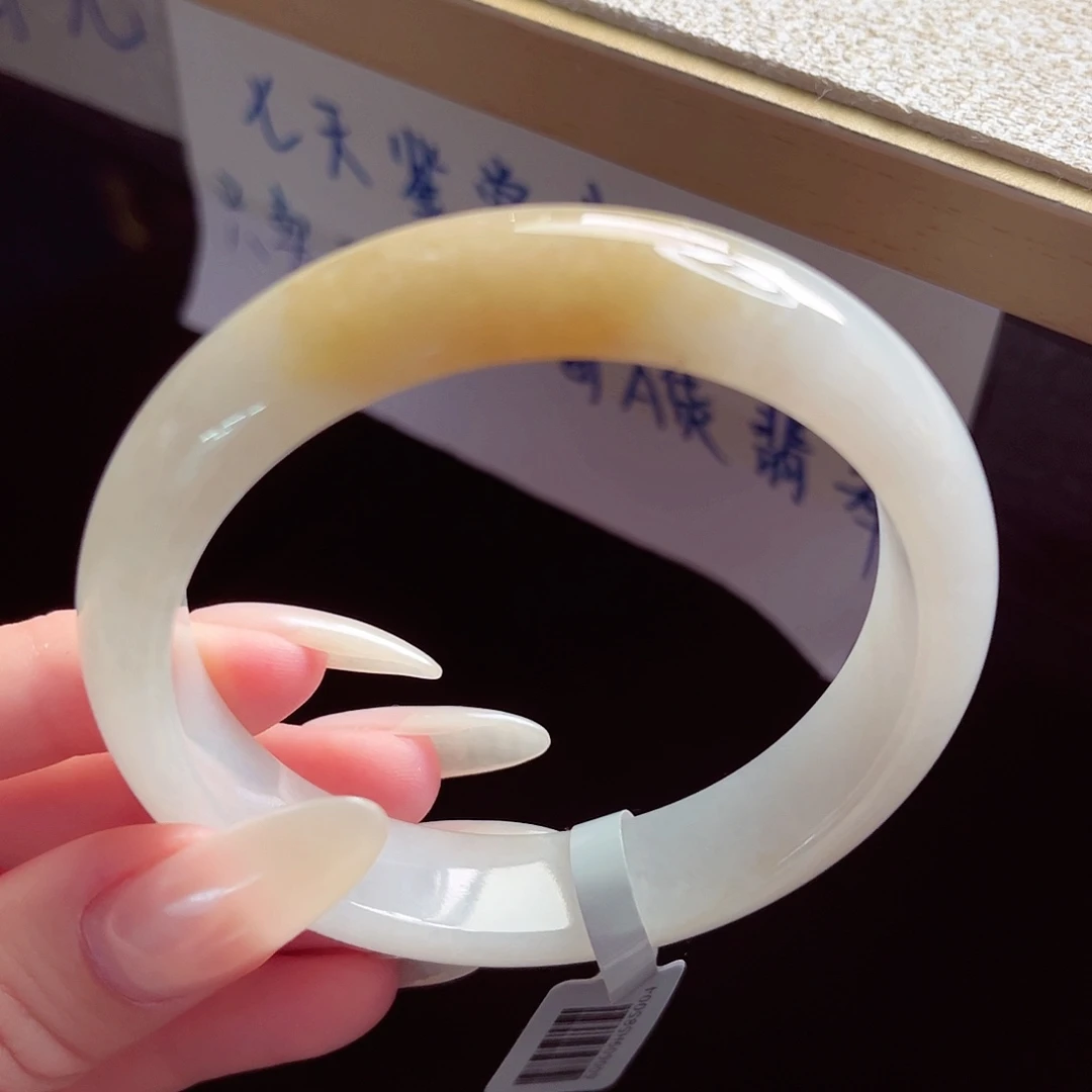 翡翠未镶嵌手镯手镯