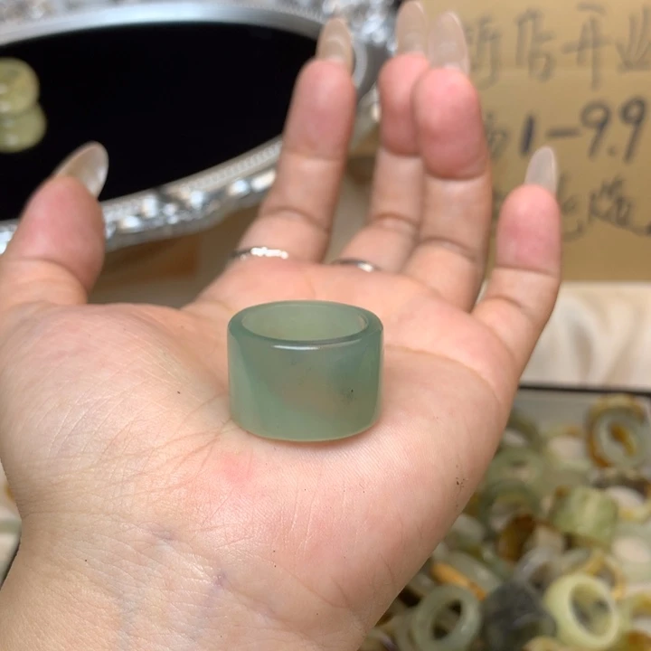 莫***尘合金蛇纹石玉戒指