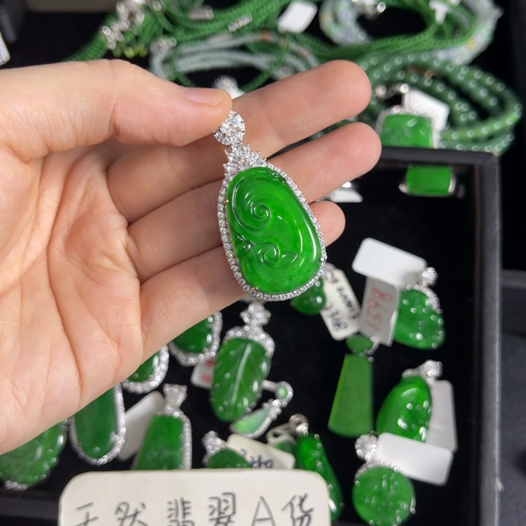 翡翠银S925镶嵌戒指如意吊坠