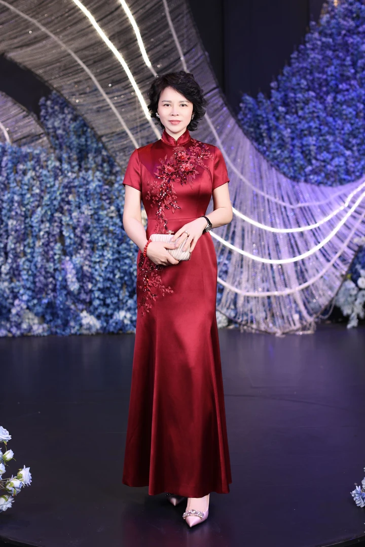 高定装气质网红喜婆婆妈妈装2025新款爆款婚宴礼服