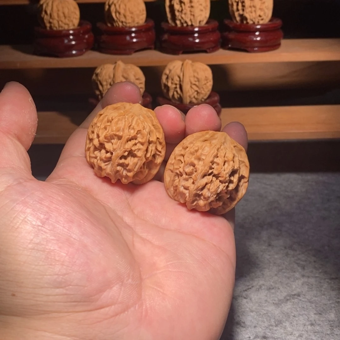 把件核桃40全家福苹果园