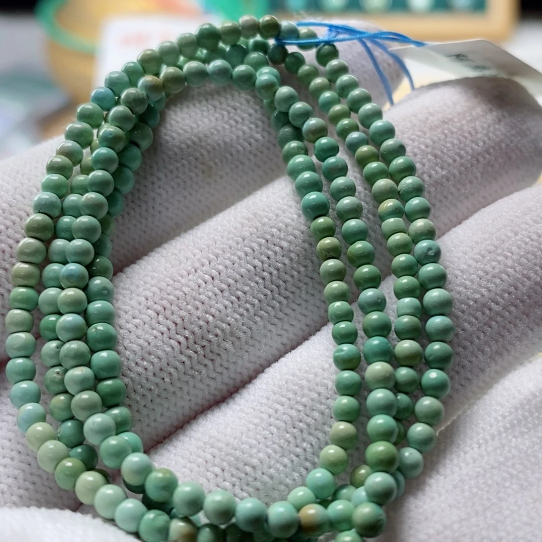 绿松石颈饰未镶嵌念*