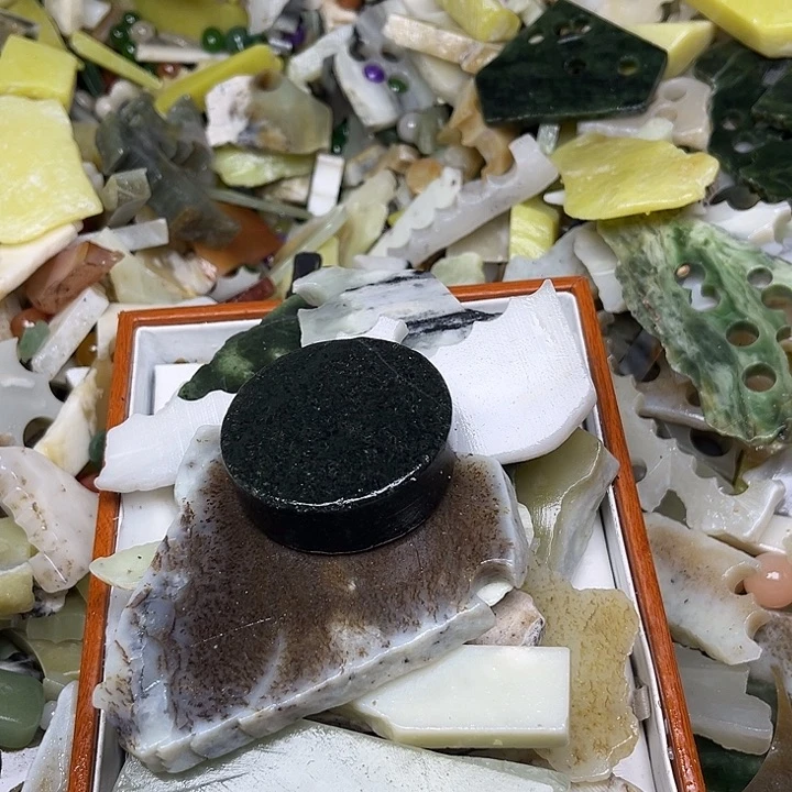 未镶嵌和田玉（翠青玉）珠宝奇石美*3