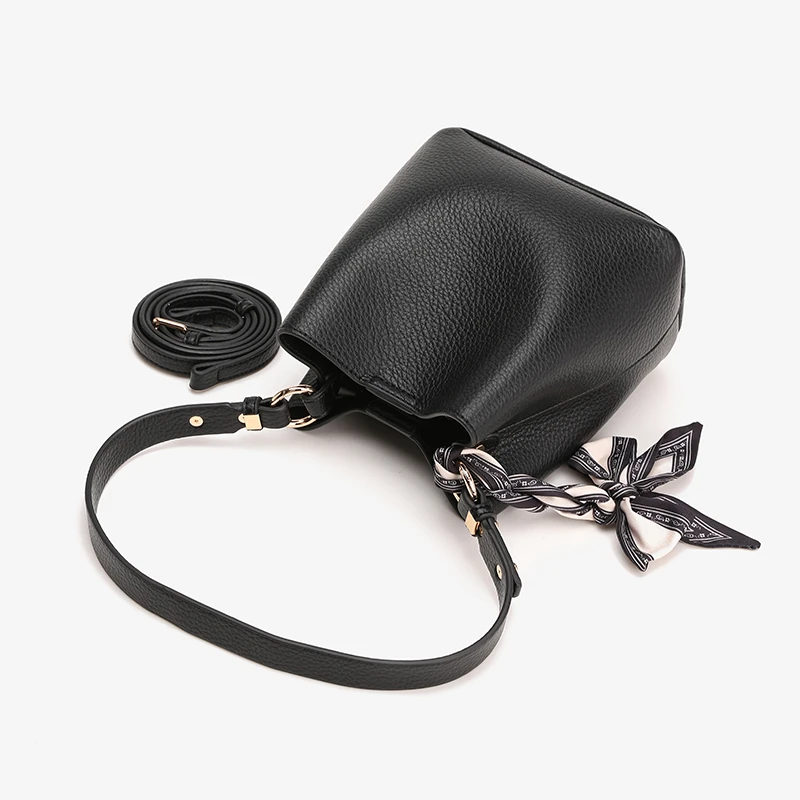 水桶包女小包包新款时尚小众黑色通勤包手提包百搭感高级感女包