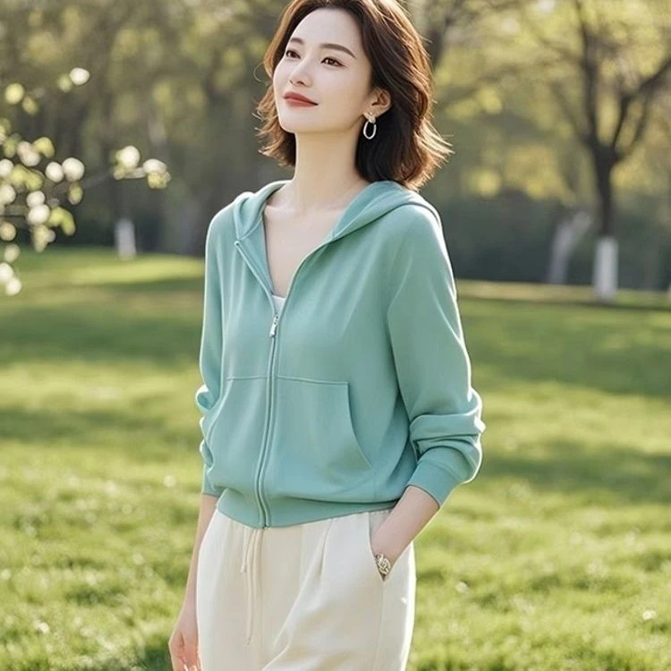 减龄漂亮洋气小个子短款显瘦百搭绿色连帽卫衣外套女2025早春新款